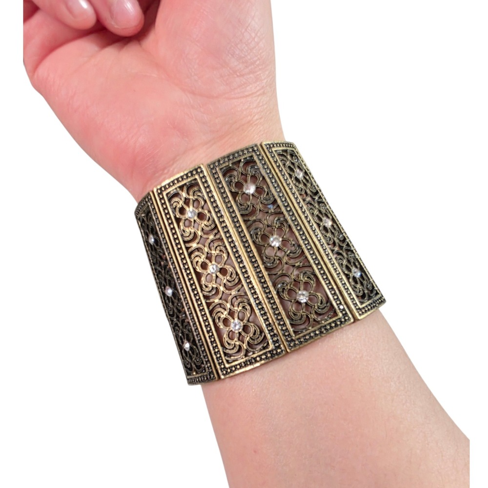 Egyptian Revival Filigree Panel Stretch Bracelet Antiqued Gold Tone Cleopatra